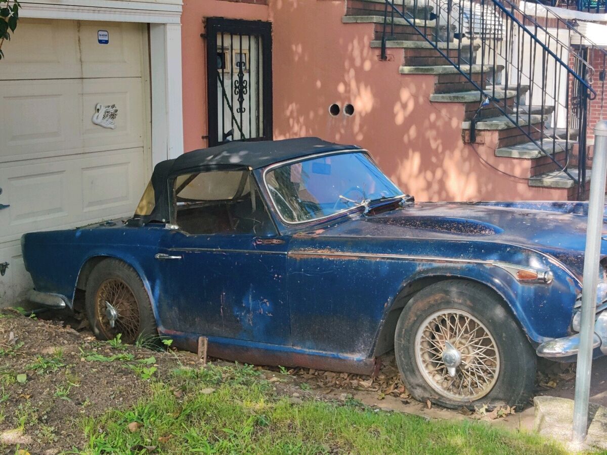 1966 Triumph TR4 Convertible Blue RWD Manual blue 1966 Triumph TR4 blue