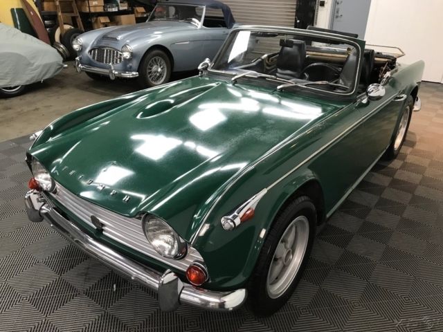 1966 Triumph TR4A IRS 4-SPEED, OVERDRIVE, ALLOYS, LUGGAGE RACK - photo 12