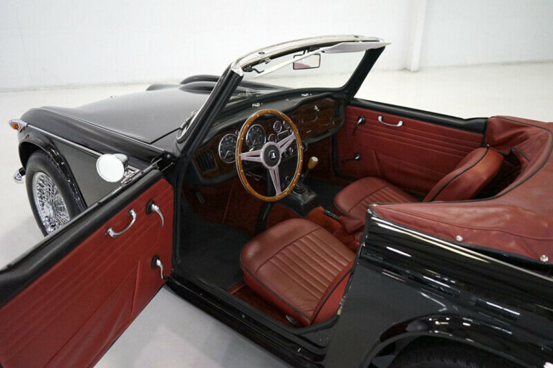 1966 Triumph TR4A Roadster - photo 13