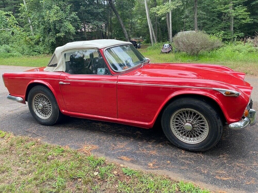1966 Triumph TR4A 1966 TRIUMPH TR4A. SIGNAL RED WITH BLACK TRIM, TOP, TOP BOOT - photo 3