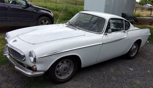 1966 Volvo P1800S Chrome