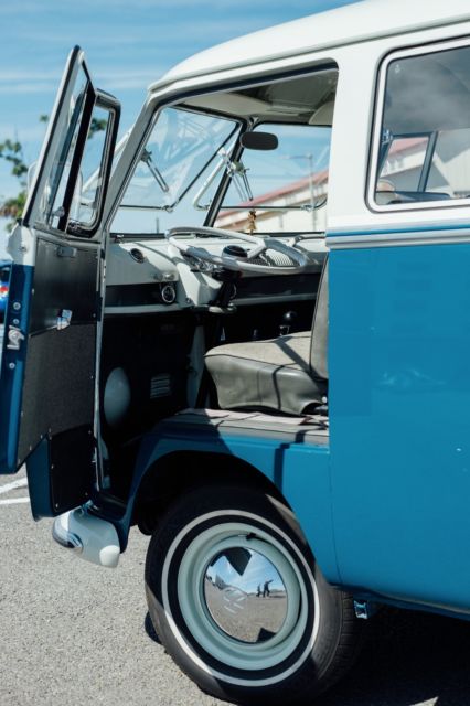 1966 Volkswagen Bus/Vanagon partial Deluxe trim - photo 11