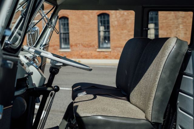 1966 Volkswagen Bus/Vanagon partial Deluxe trim - photo 12