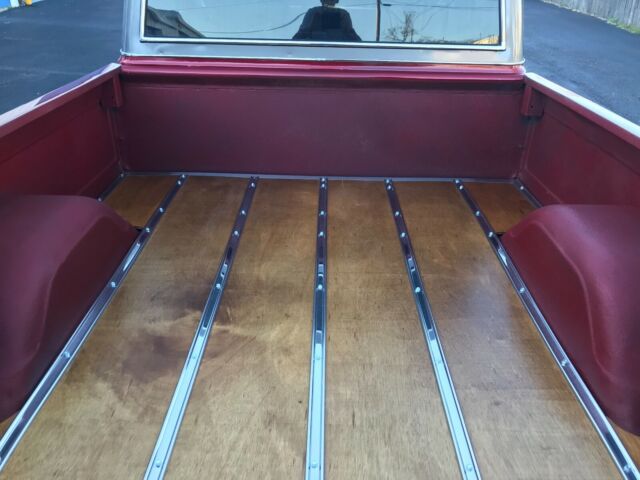1972 Chevrolet C-10 Short Bed 4 speed Disc/Drum Lowered - photo 9