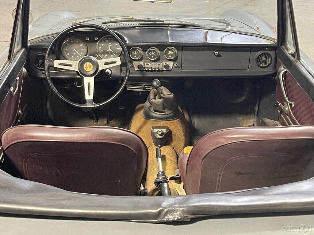 1967 Alfa Romeo Spider 1600 - photo 12