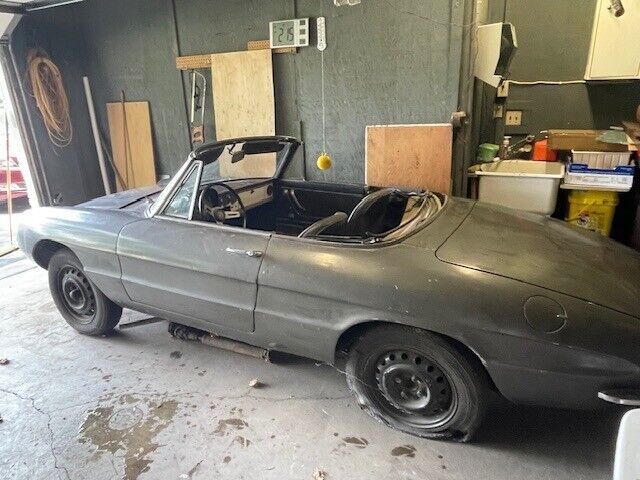 1967 Alfa Romeo Duetto Boat-Tail Spider - photo 2