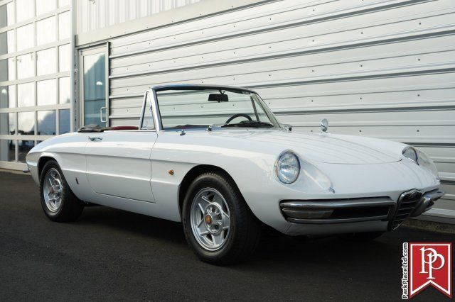 1967 Alfa Romeo Duetto Spider Bianco White on Burgundy - Stunning 1967 Alfa Romeo Duetto Spider