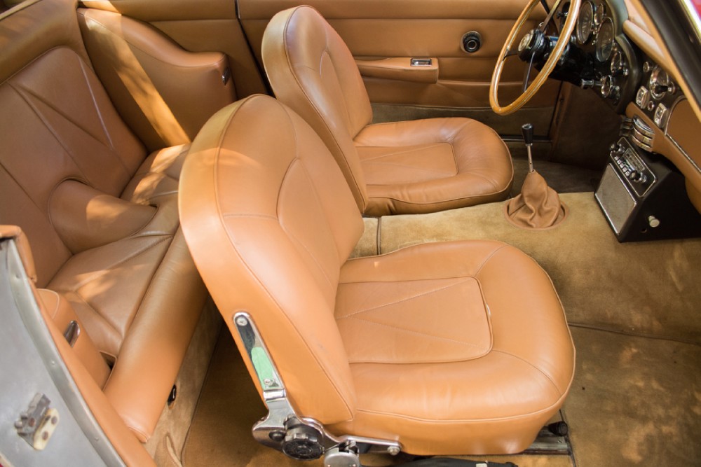1967 Aston Martin DB6 - photo 9