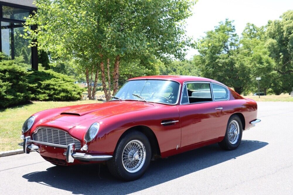 1967 Aston Martin DB6 - photo 2