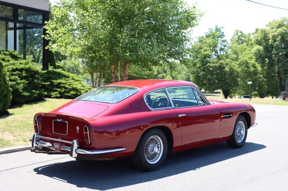 1967 Aston Martin DB6 - photo 5