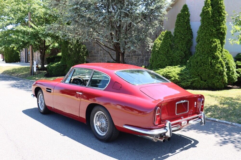 1967 Aston Martin DB6 - photo 6