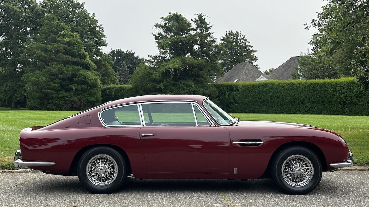 1967 Aston Martin DB6 - photo 10