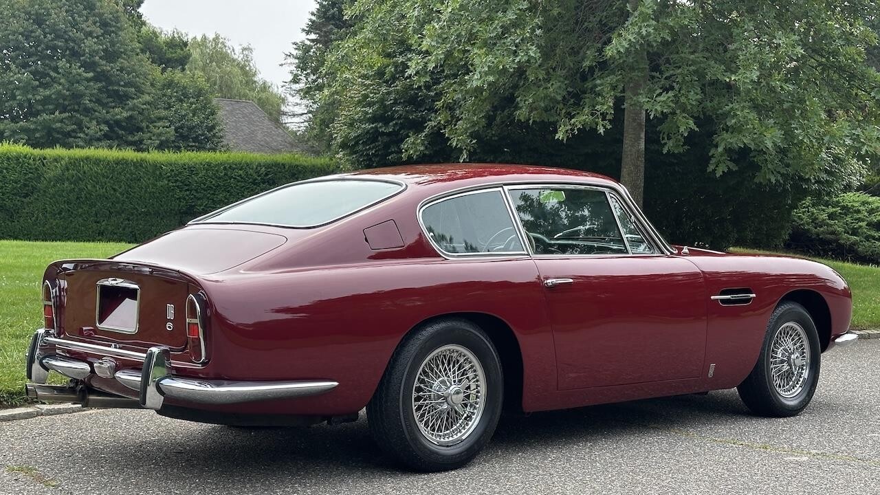 1967 Aston Martin DB6 - photo 11