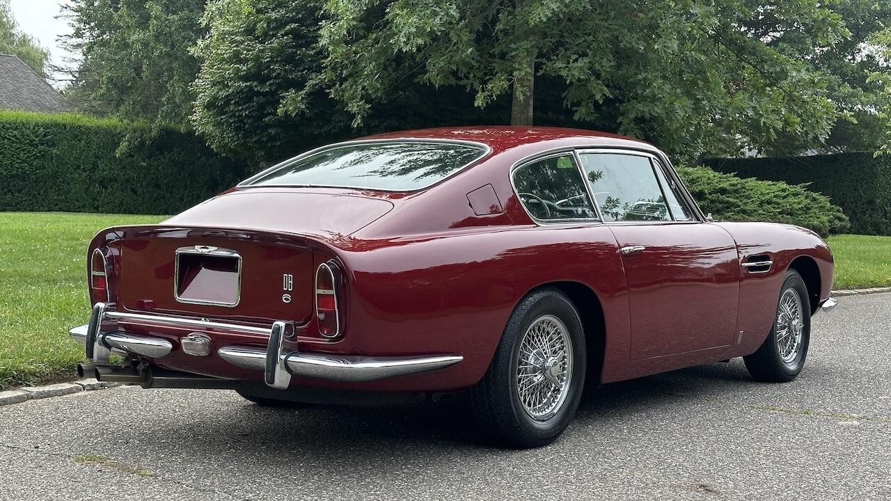 1967 Aston Martin DB6 - photo 12