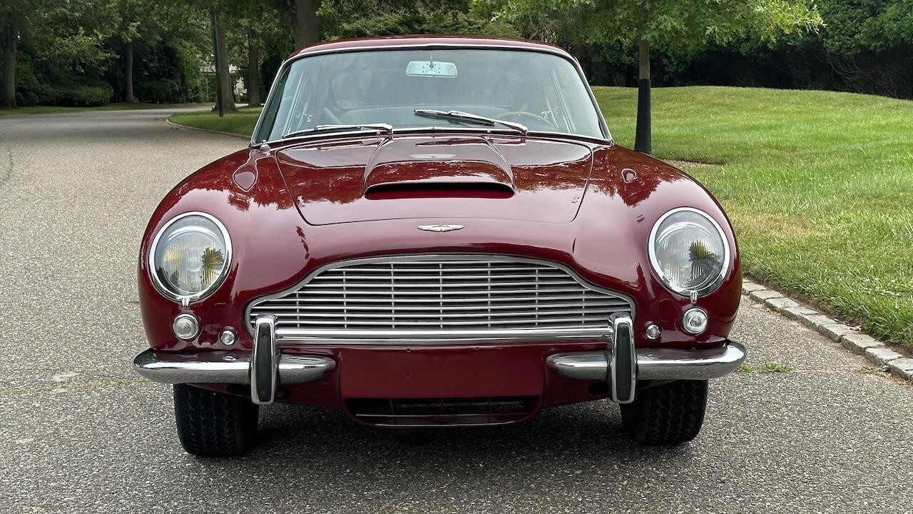 1967 Aston Martin DB6 - photo 2