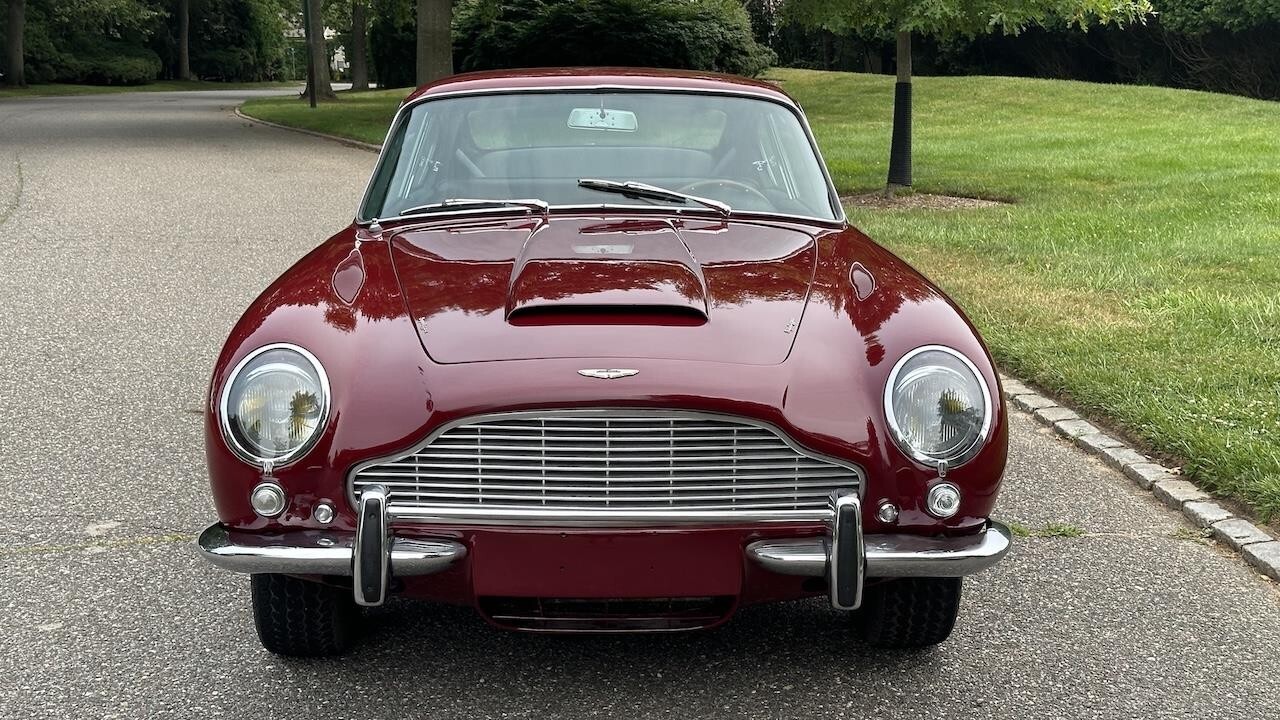 1967 Aston Martin DB6 - photo 3