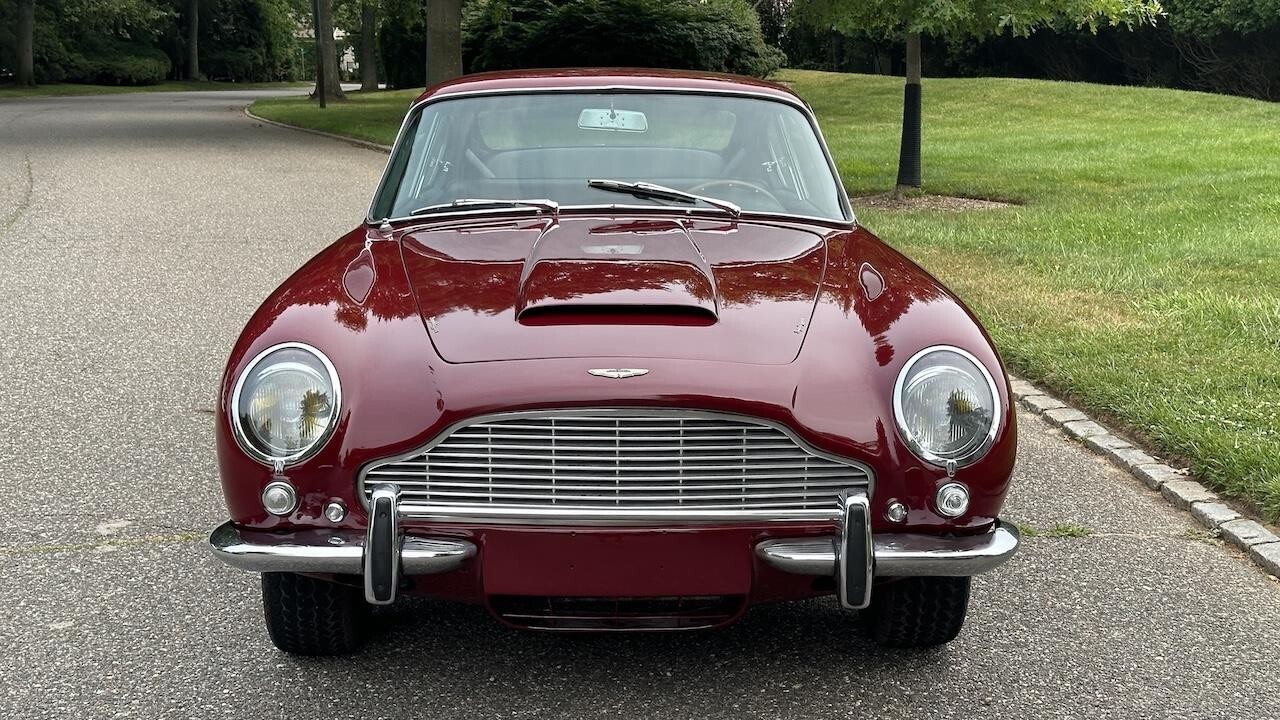 1967 Aston Martin DB6 - photo 4