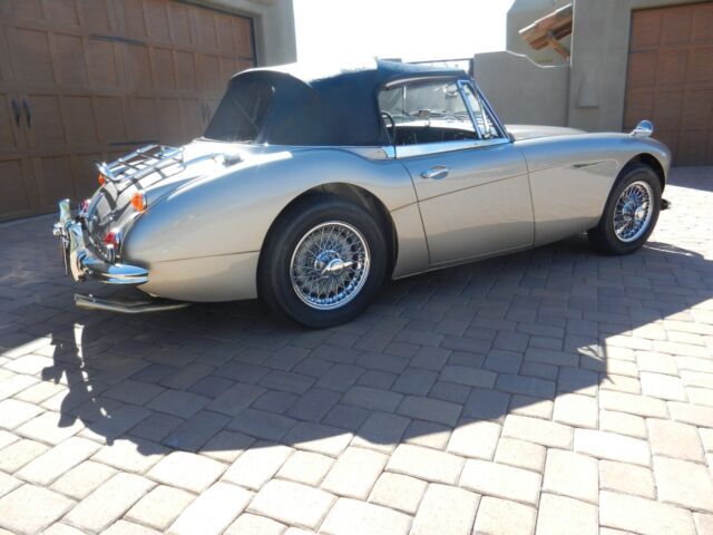 1967 Austin Healey 3000 - photo 2