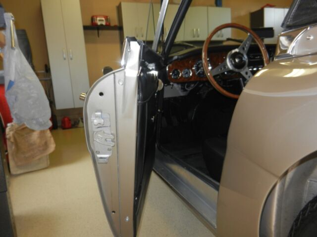 1967 Austin Healey 3000 - photo 6