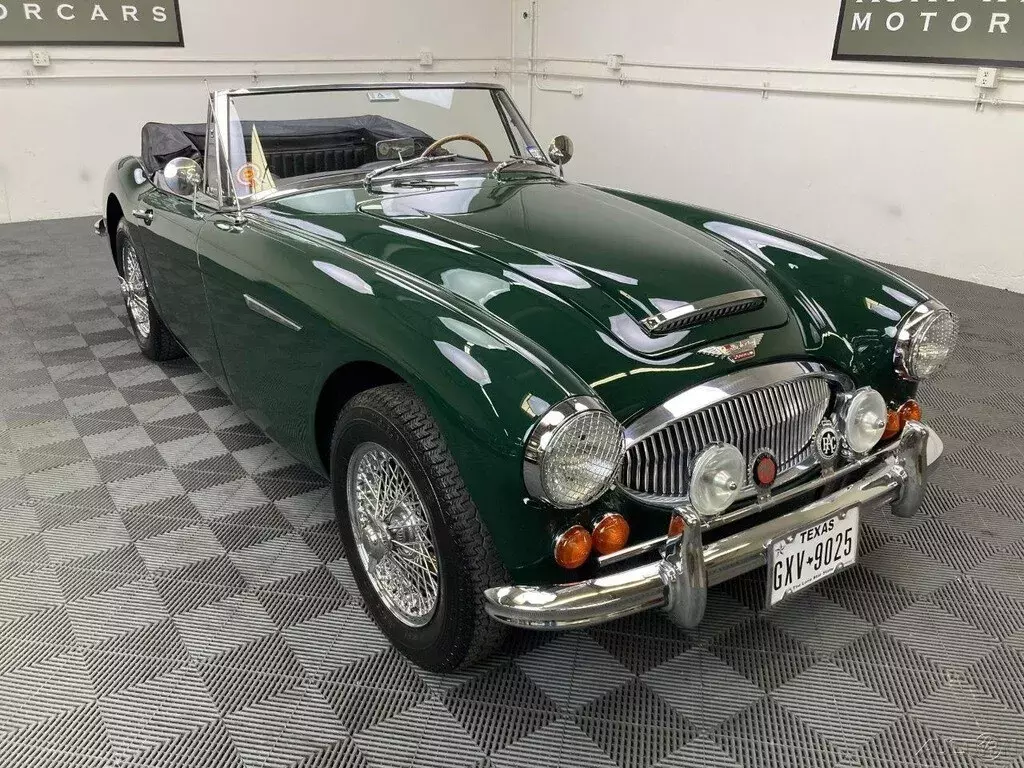 1967 AUSTIN-HEALEY 3000 MK3 BJ8. DARK BRITISH RACING GREEN WITH BLACK TRIM 1967 Austin Healey 3000 1967 AUSTIN-HEALEY 3000 MK3 BJ8