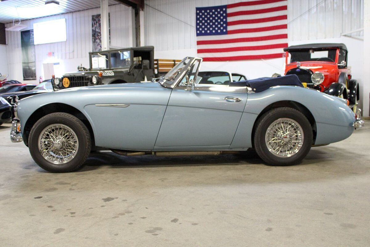 1967 Austin-Healey BJ8 - photo 2