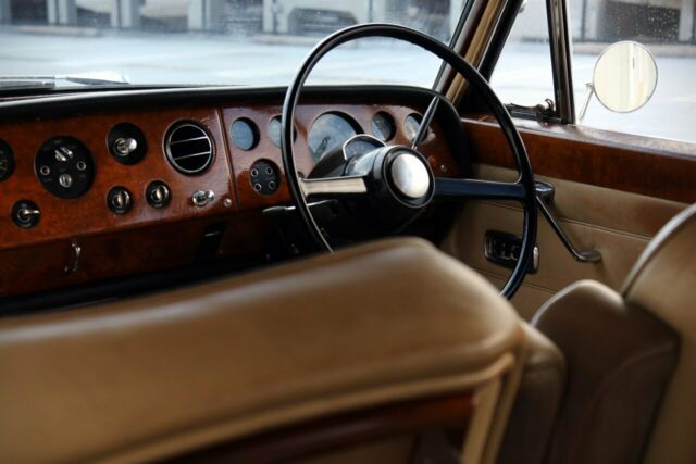 1967 Bentley T1 Sedan - photo 2