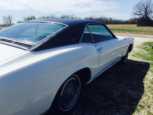 1967 Buick Riviera Base Hardtop 2-Door - photo 4