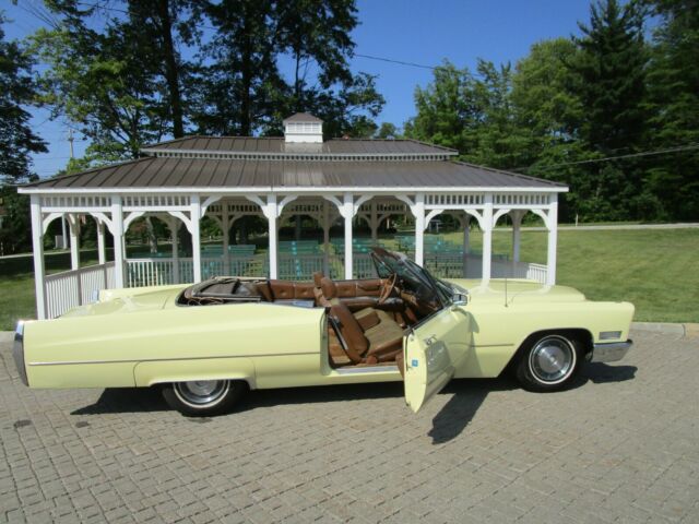 1967 Cadillac Coupe DeVille Convertible - Air - Absolutely Beautiful Condition! 1967 Cadillac DeVille NO RESERVE AUCTION - LAST HIGHEST BIDDER WINS CAR!