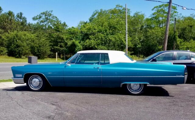 1967 Cadillac DeVille recent restoration work cost no object Fleetwood 76 68 65 1967 Cadillac DeVille