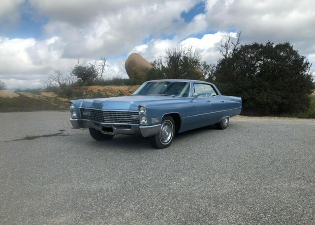 1967 Cadillac DeVille Hardtop Sedan