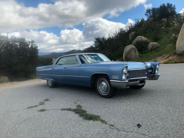 1967 Cadillac DeVille Hardtop Sedan - photo 2