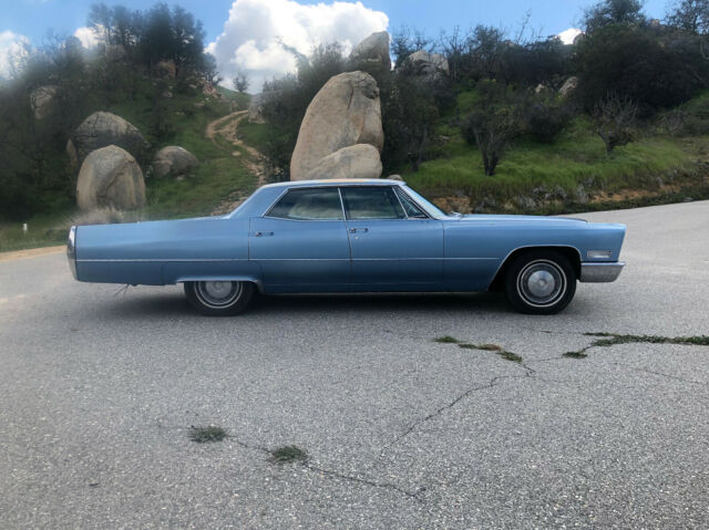 1967 Cadillac DeVille Hardtop Sedan - photo 3