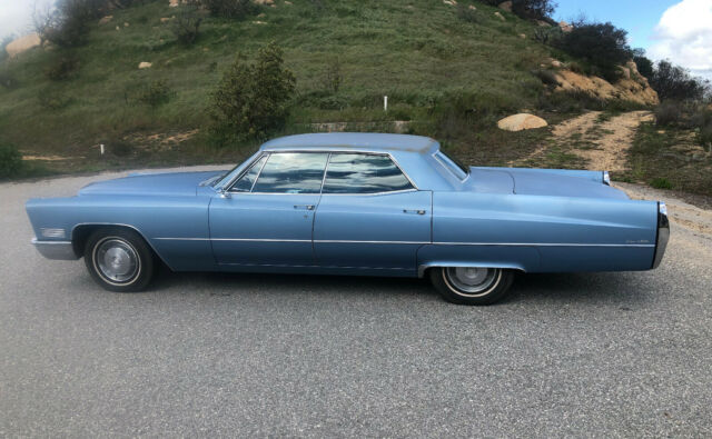 1967 Cadillac DeVille Hardtop Sedan - photo 4