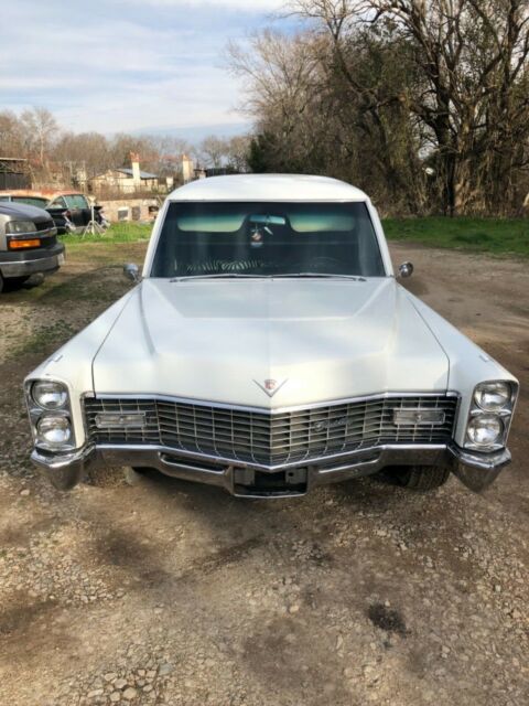 1967 Cadillac Commercial Chassis Duplex - photo 2