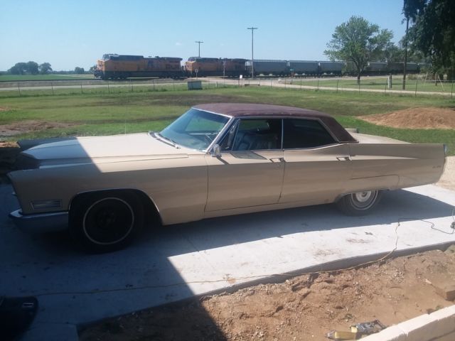 1967 Cadillac DeVille Sedan - photo 4