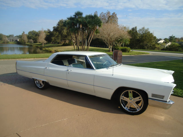 1967 CADILLAC SEDAN DEVILLE- GORGEOUS CAR - BEAUTIFUL SHOW CAR - A MUST SEE CAR 1967 Cadillac DeVille WHITE