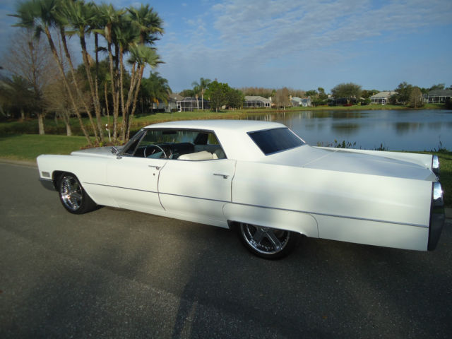 1967 Cadillac DeVille WHITE - photo 2
