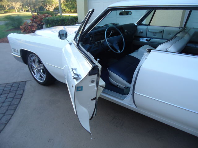 1967 Cadillac DeVille WHITE - photo 2