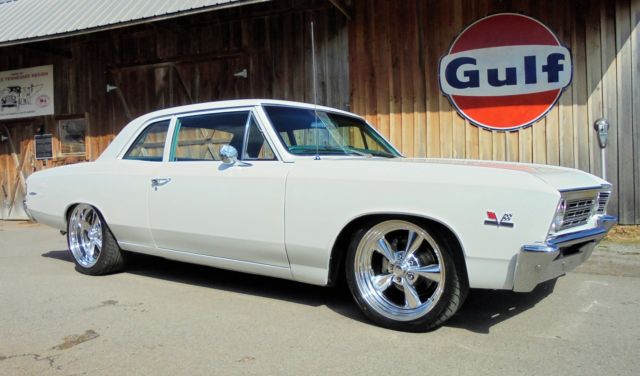 1967 Chevelle 300 Deluxe Billets 4 Wheel disc Big Block 4 Speed 1967 Chevrolet Chevelle 300 Deluxe Sedan 2-Door