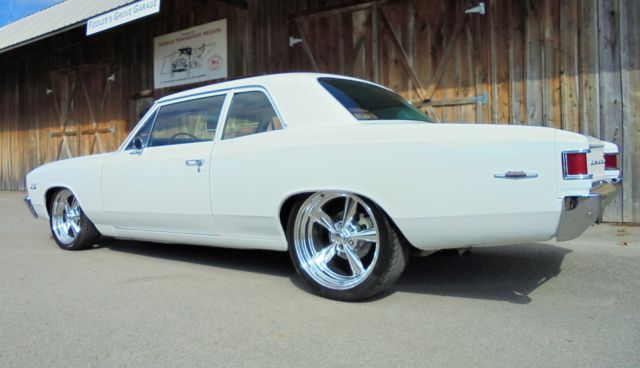1967 Chevrolet Chevelle 300 Deluxe Sedan 2-Door - photo 11