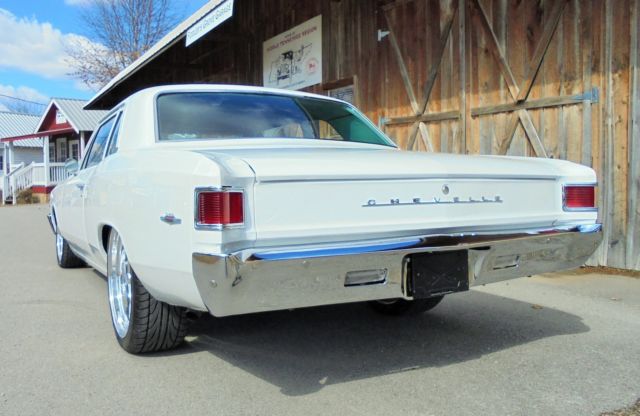 1967 Chevrolet Chevelle 300 Deluxe Sedan 2-Door - photo 12