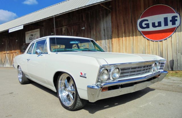 1967 Chevrolet Chevelle 300 Deluxe Sedan 2-Door - photo 2