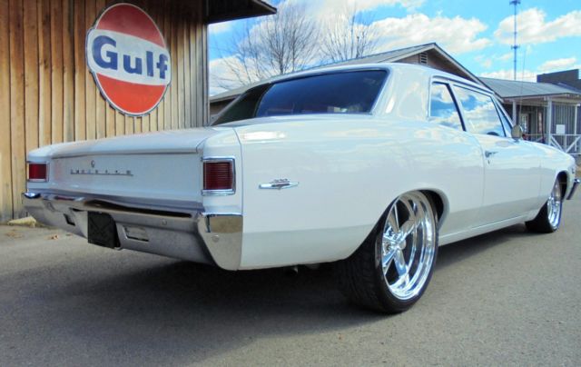 1967 Chevrolet Chevelle 300 Deluxe Sedan 2-Door - photo 5