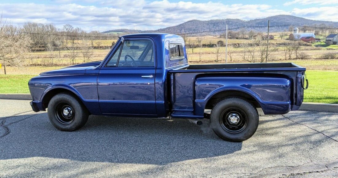 1967 Chevrolet C-10 Pickup Blue RWD Automatic shortbed stepside 1967 Chevrolet C-10 shortbed stepside