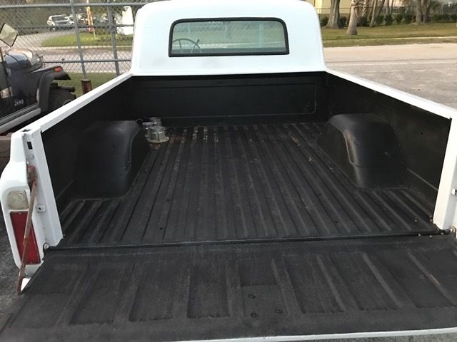 1967 Chevrolet C-10 short bed - photo 8