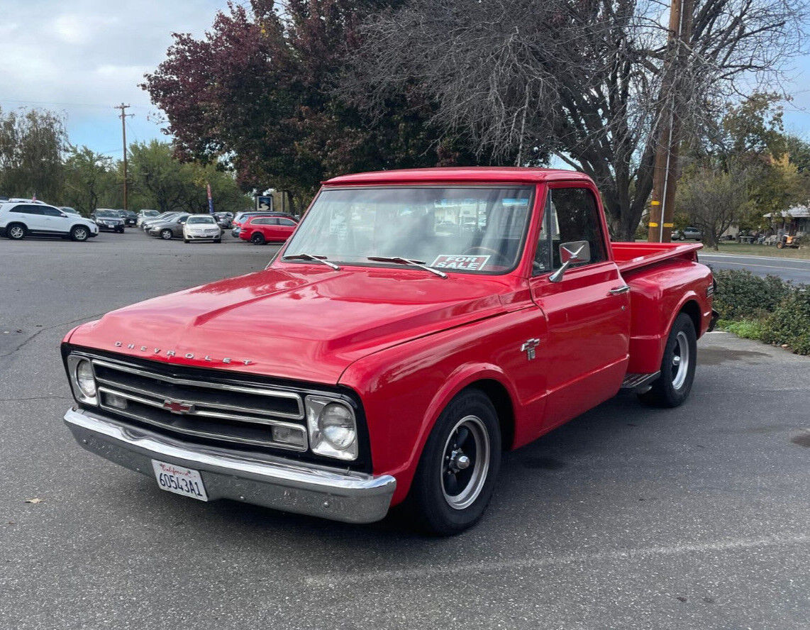 1967 chevrolet C10 pickup. 305 CID V-8, Turbo 350 auto trans, PS, PB, AC, disks 1967 Chevrolet C-10