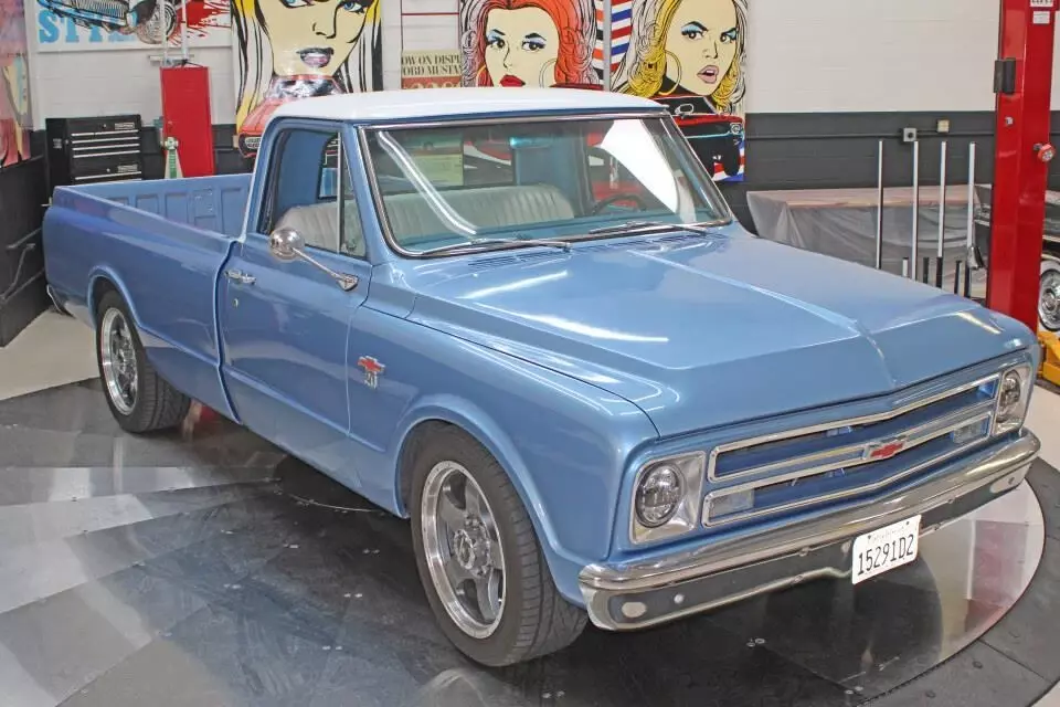 1967 Chevrolet C20 - photo 2
