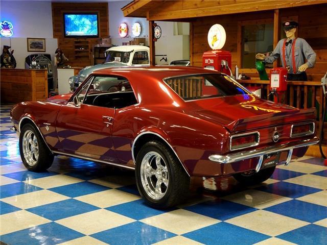 1967 Chevrolet Camaro SS Badges / V8 / 4 speed / Custom Metallic Paint - photo 4