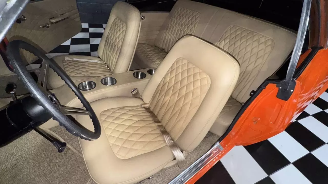 1967 Chevrolet Camaro HUGGER ORANGE CUSTOM MODERN INTERIOR - photo 2