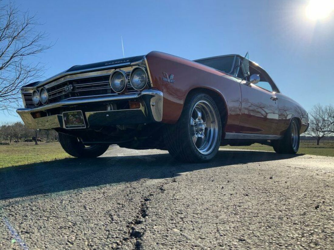 1967 Chevrolet Chevelle RESTOMOD 700 HP 5 SPD HYDRA BOOST BRAKES AWESOME D - photo 11